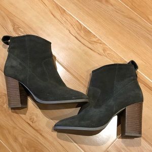 Olive Steve Madden booties!!